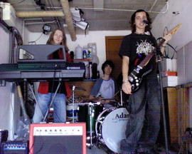 Le groupe dans le garage